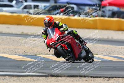 media/Apr-10-2022-SoCal Trackdays (Sun) [[f104b12566]]/Turn 2 (1135am)/